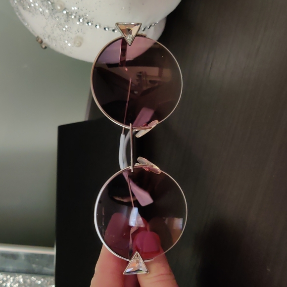 Gorgeous Authentic FENDI women sunglasses with crystals on the side - Picture 2 of 14